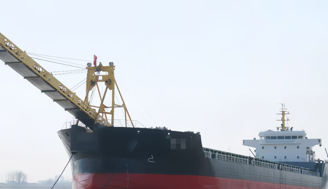 Jiangsu Qinfeng Shipbuilding Co., Ltd. ขนถ่ายเรือทราย เรือดาดฟ้า ฯลฯ ด้วยตนเอง: